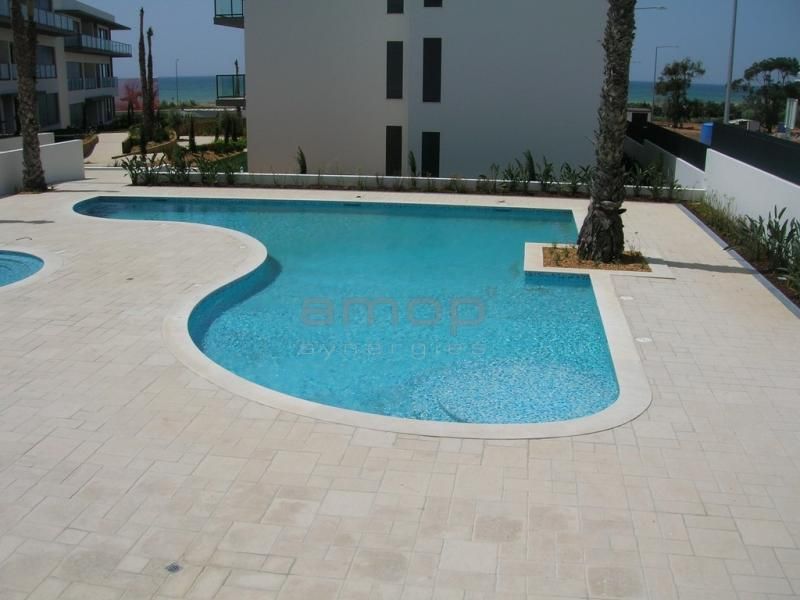 Inovstone Bujardado, Amop Amop Piscinas de estilo moderno