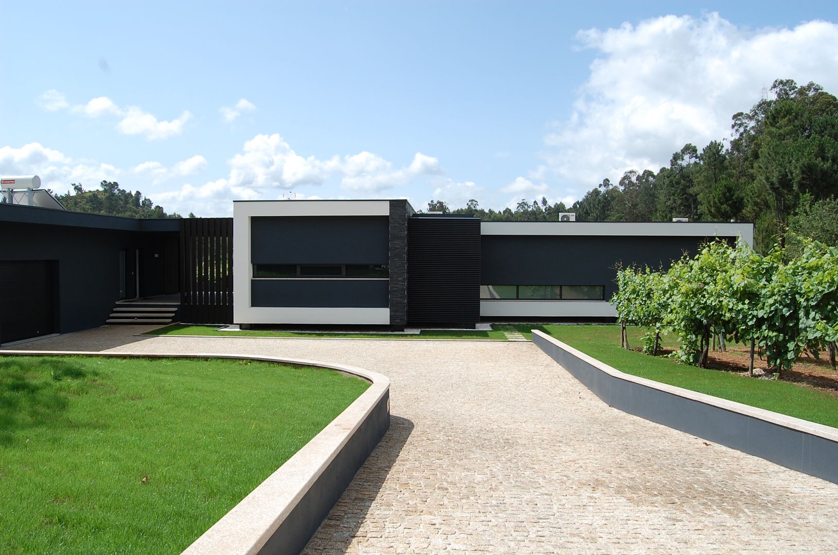 Casa da Vinha, Engebasto - Atividades de Engenharia e Arquitetura, Lda Engebasto - Atividades de Engenharia e Arquitetura, Lda Будинки