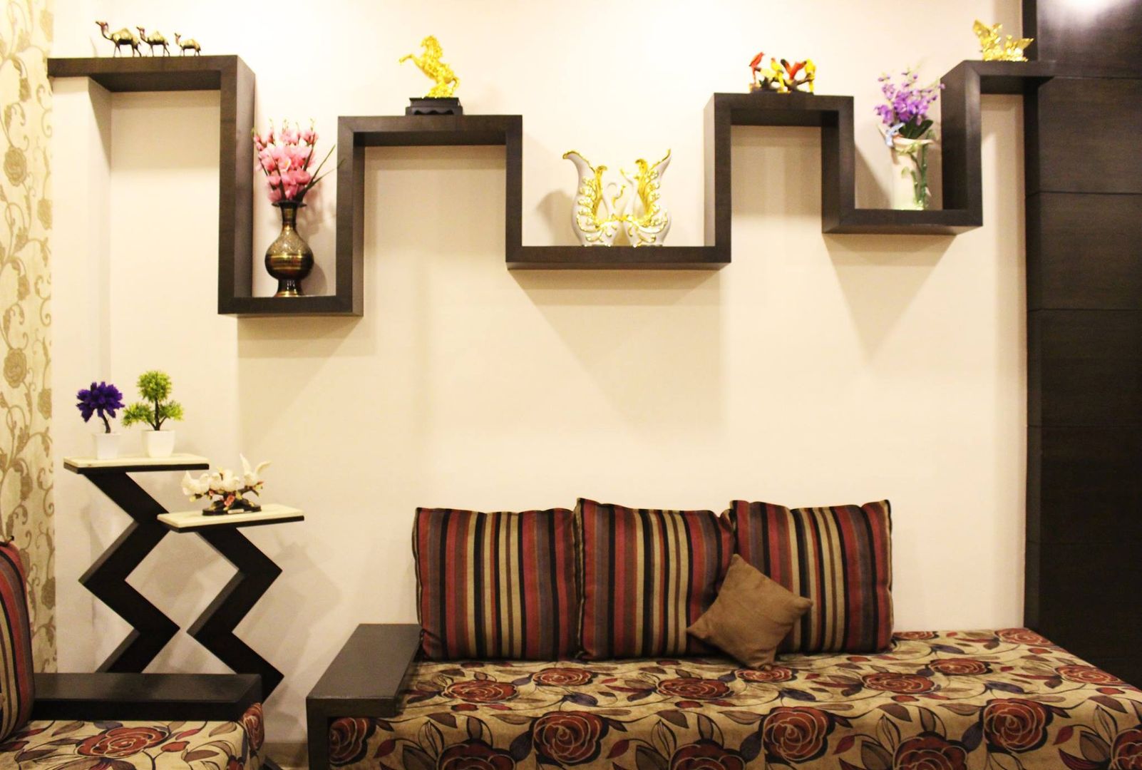 Duplex in Indore, Shadab Anwari & Associates. Shadab Anwari & Associates. Вітальня