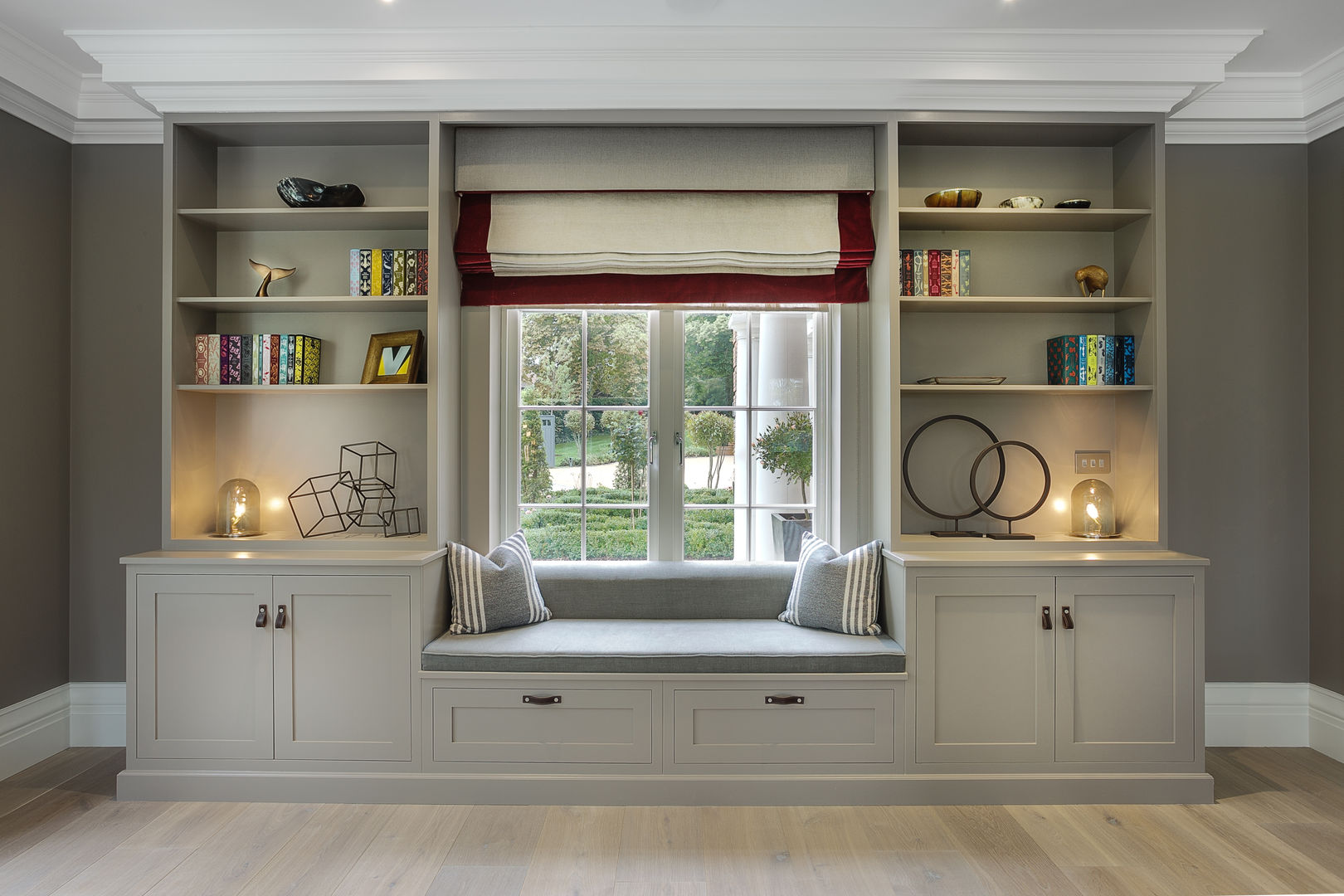 Drawing Room Studio Hooton Nowoczesny salon Joinery,design,lighting,accessories,window seat,roman blind