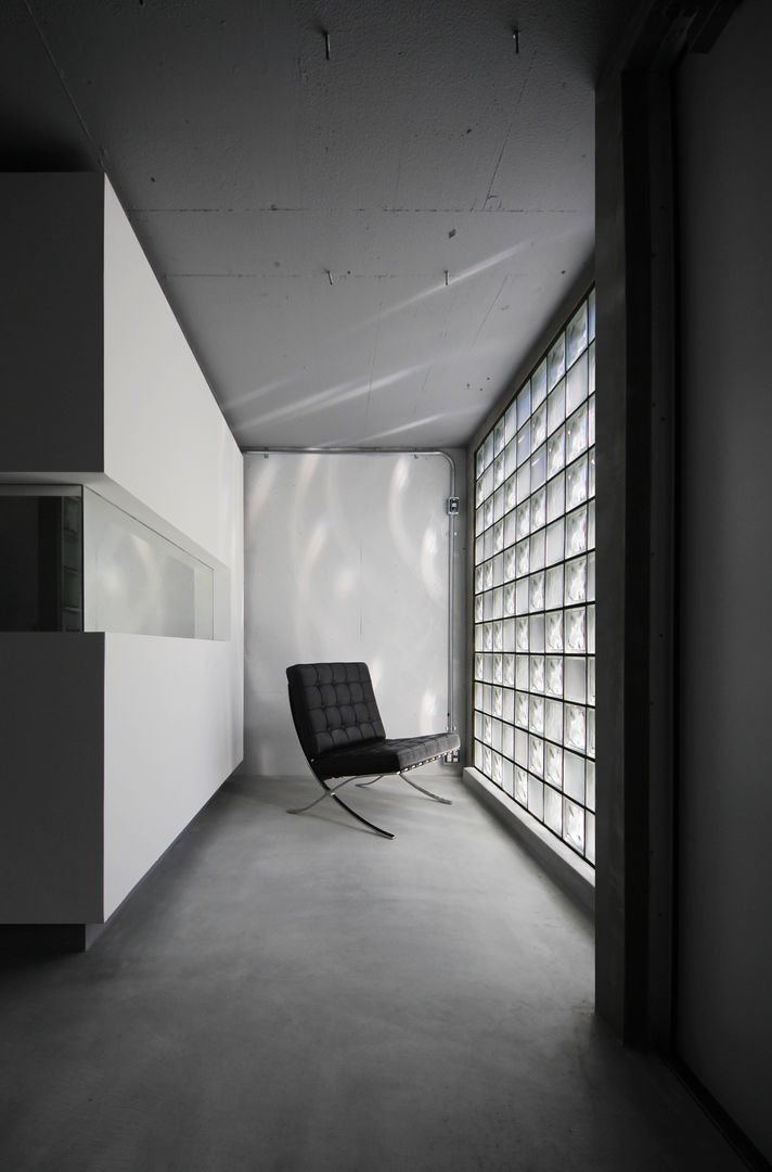 Glass Art Gallery, Jun Murata | JAM Jun Murata | JAM Pasillos, vestíbulos y escaleras de estilo minimalista