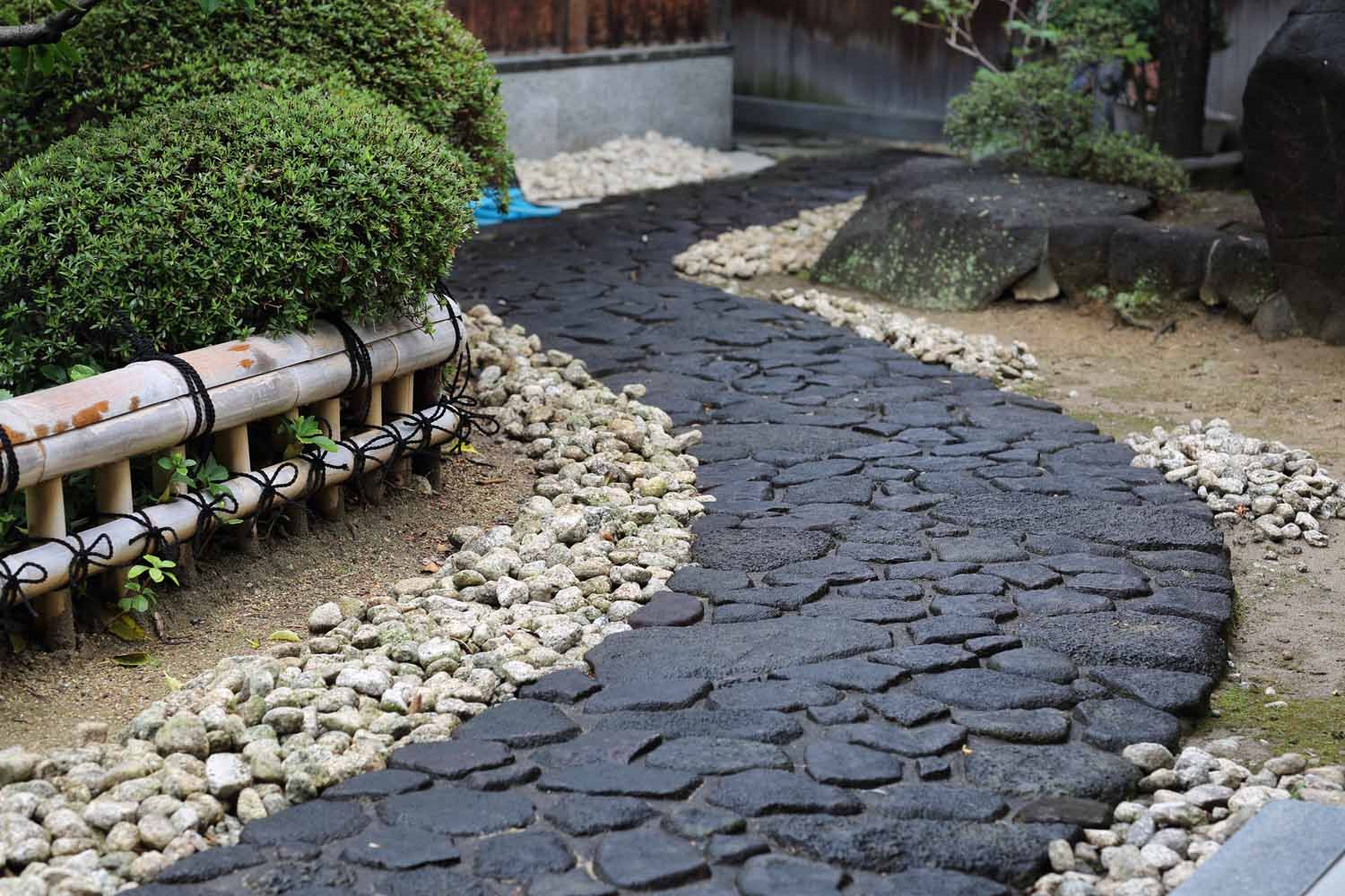 大阪府松原市の邸宅, 杉田造園 株式会社 杉田造園 株式会社 Jardines asiáticos Piedra