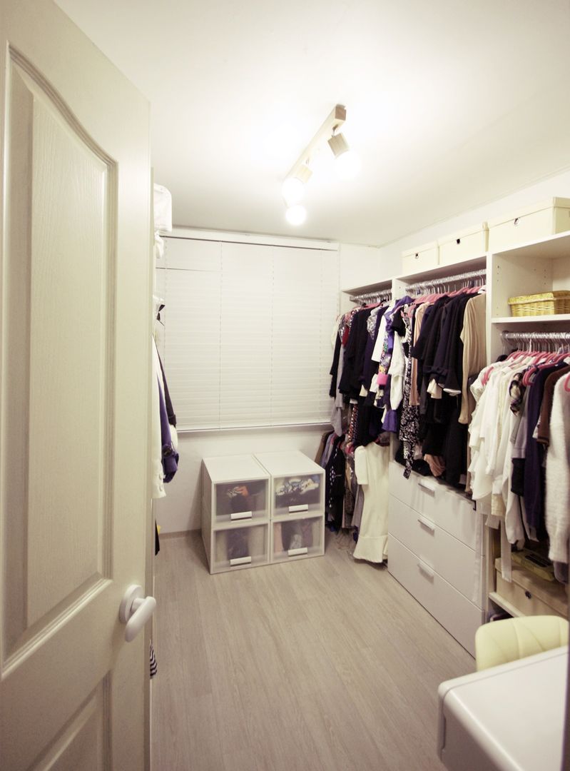 역삼동 투룸 싱글녀 홈스타일링 (Yeoksam homestyling), homelatte homelatte Modern dressing room