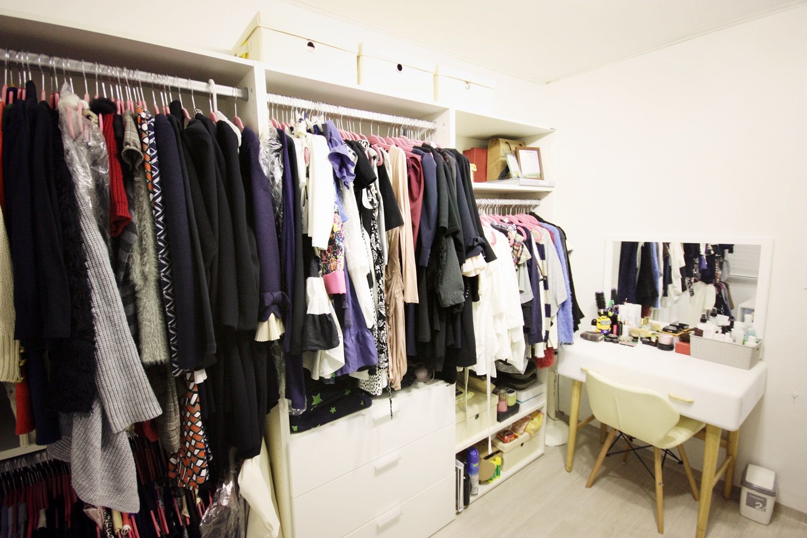 역삼동 투룸 싱글녀 홈스타일링 (Yeoksam homestyling), homelatte homelatte Modern dressing room