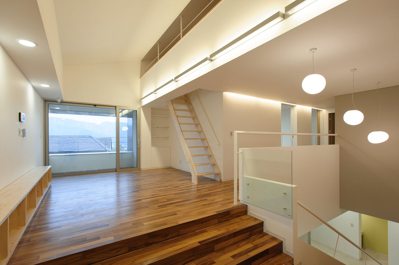 평창동 주택 (Pyeongchangdong House) , 위빌 위빌 Ingresso, Corridoio & Scale in stile moderno