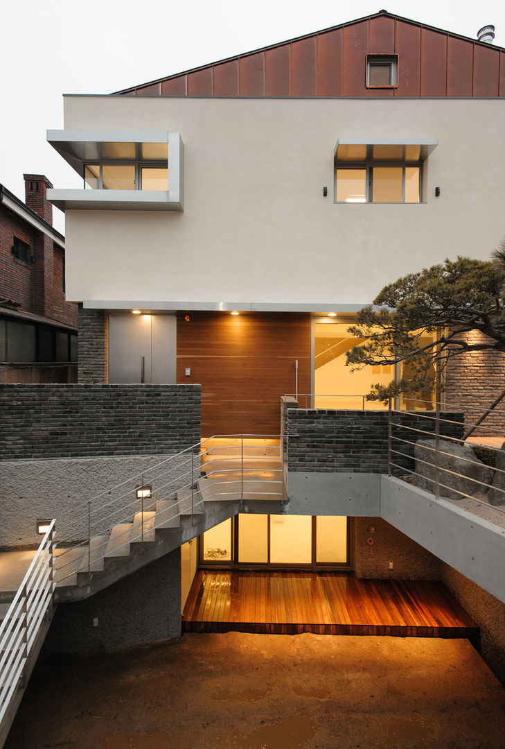 평창동 주택 (Pyeongchangdong House) , 위빌 위빌 Casas modernas