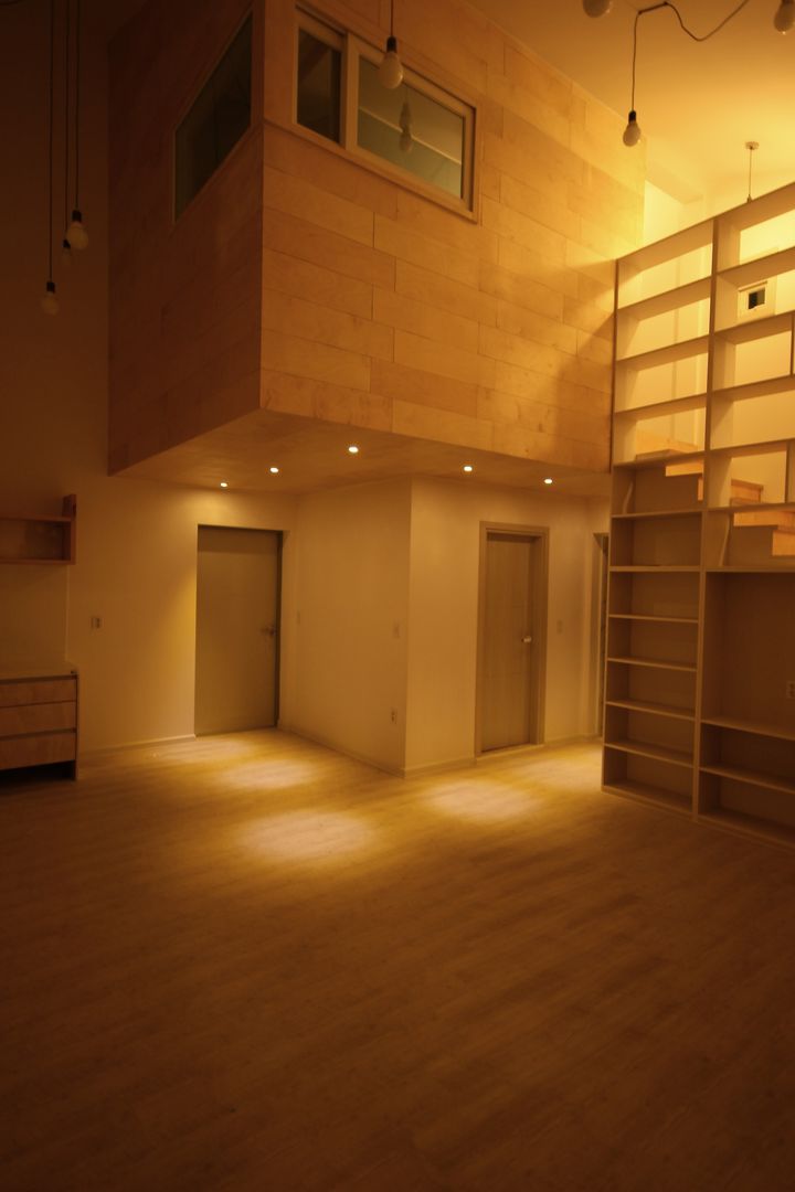 경북 군위 전원주택 협소주택 땅콩 주택, inark [인아크 건축 설계 디자인] inark [인아크 건축 설계 디자인] Living room لکڑی Wood effect