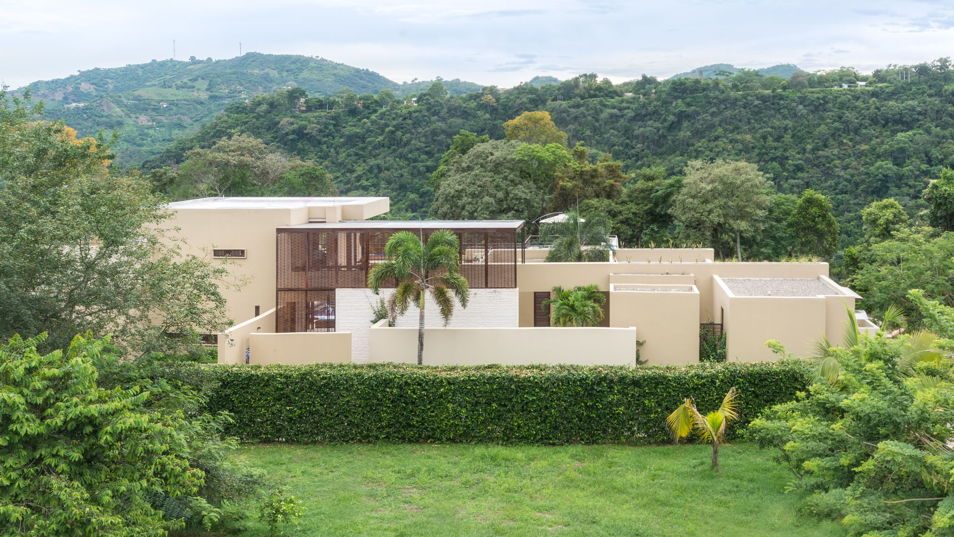 Casa Loma homify Casas de estilo minimalista Ladrillos