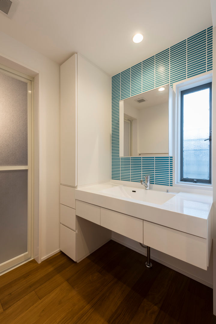 成城の家リノベーション, Unico design一級建築士事務所 Unico design一級建築士事務所 現代浴室設計點子、靈感&圖片