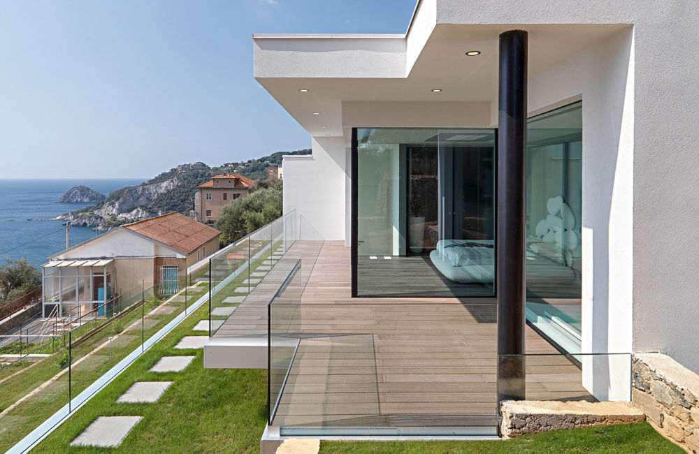 Villa vista mare a Bergeggi (SV), Barra&Barra Srl Barra&Barra Srl Minimalist house