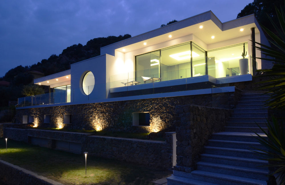 Villa vista mare a Bergeggi (SV), Barra&Barra Srl Barra&Barra Srl Дома в стиле минимализм