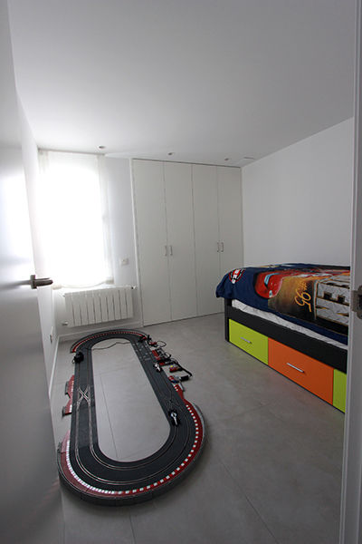 Reforma integral de vivienda en Alicante, Novodeco Novodeco Stanza dei bambini minimalista