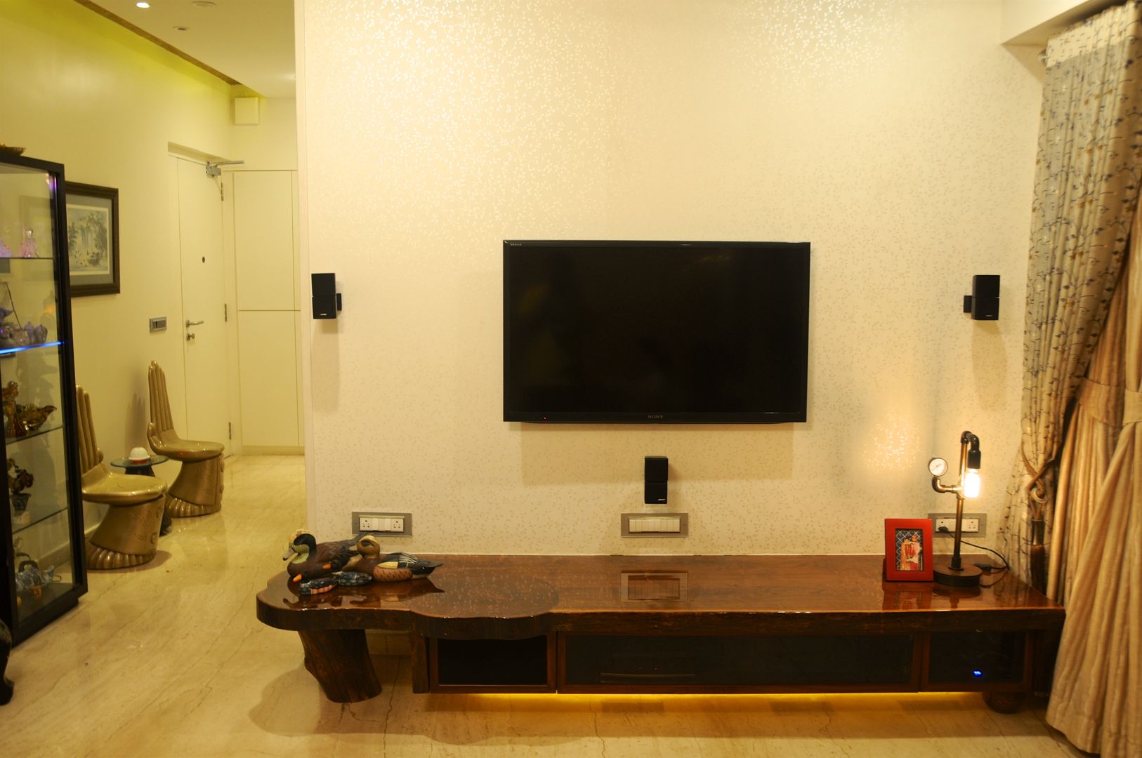 Residence in Goregaon, Design Kkarma (India) Design Kkarma (India) Salas / recibidores