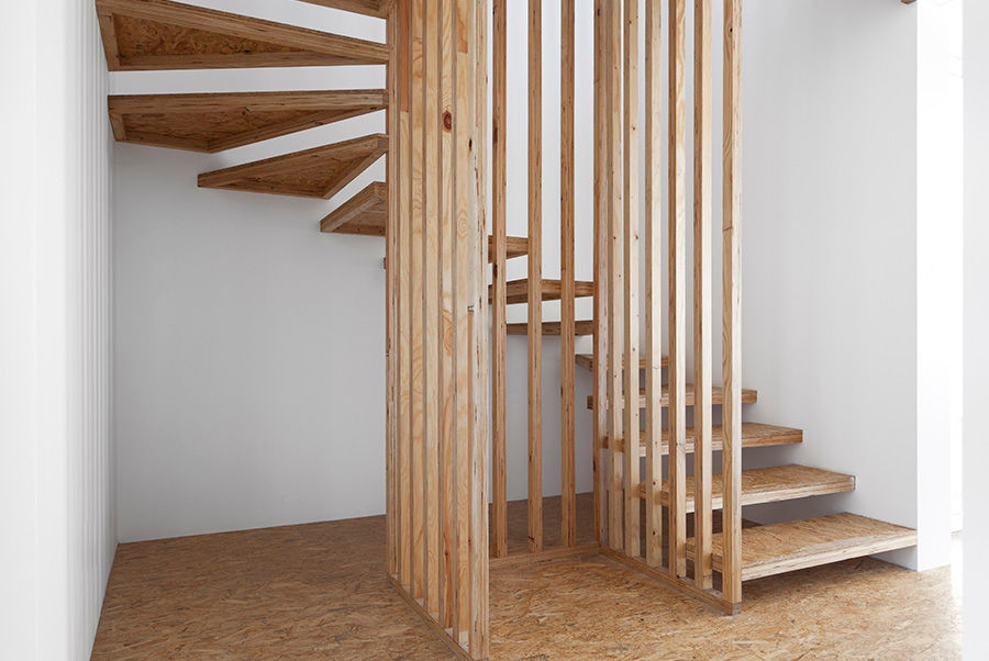 Treehouse Cabo da Roca, Jular Madeiras Jular Madeiras Minimalist corridor, hallway & stairs