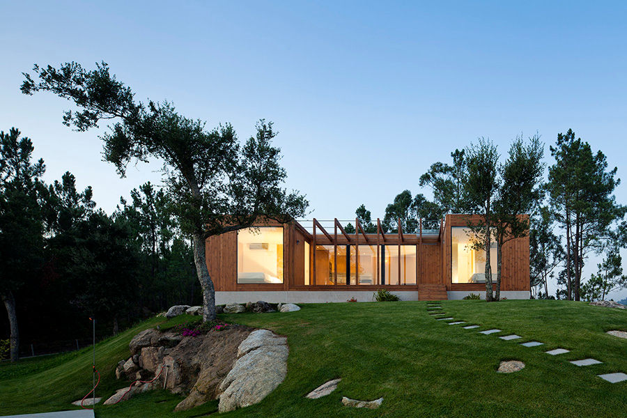 Treehouse Douro, Jular Madeiras Jular Madeiras Casas estilo moderno: ideas, arquitectura e imágenes Madera Acabado en madera