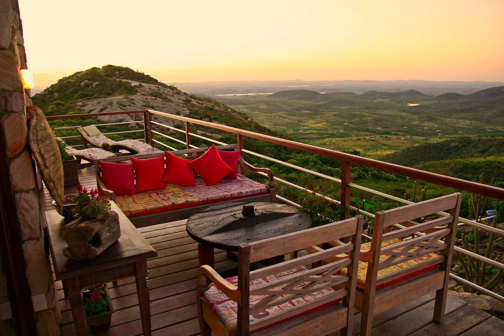 Casa da Serra, Duo Arquitetura Duo Arquitetura Country style balcony, porch & terrace Wood Wood effect