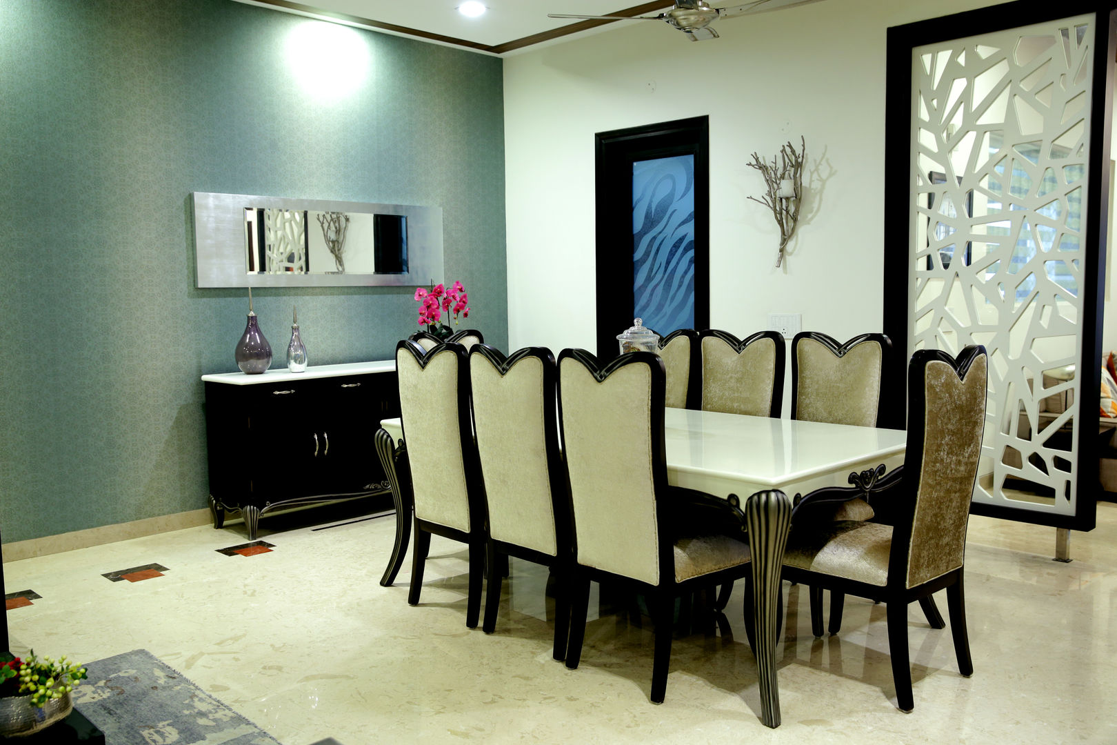 Residence, renu soni interior design renu soni interior design Ruang Makan Modern Accessories & decoration