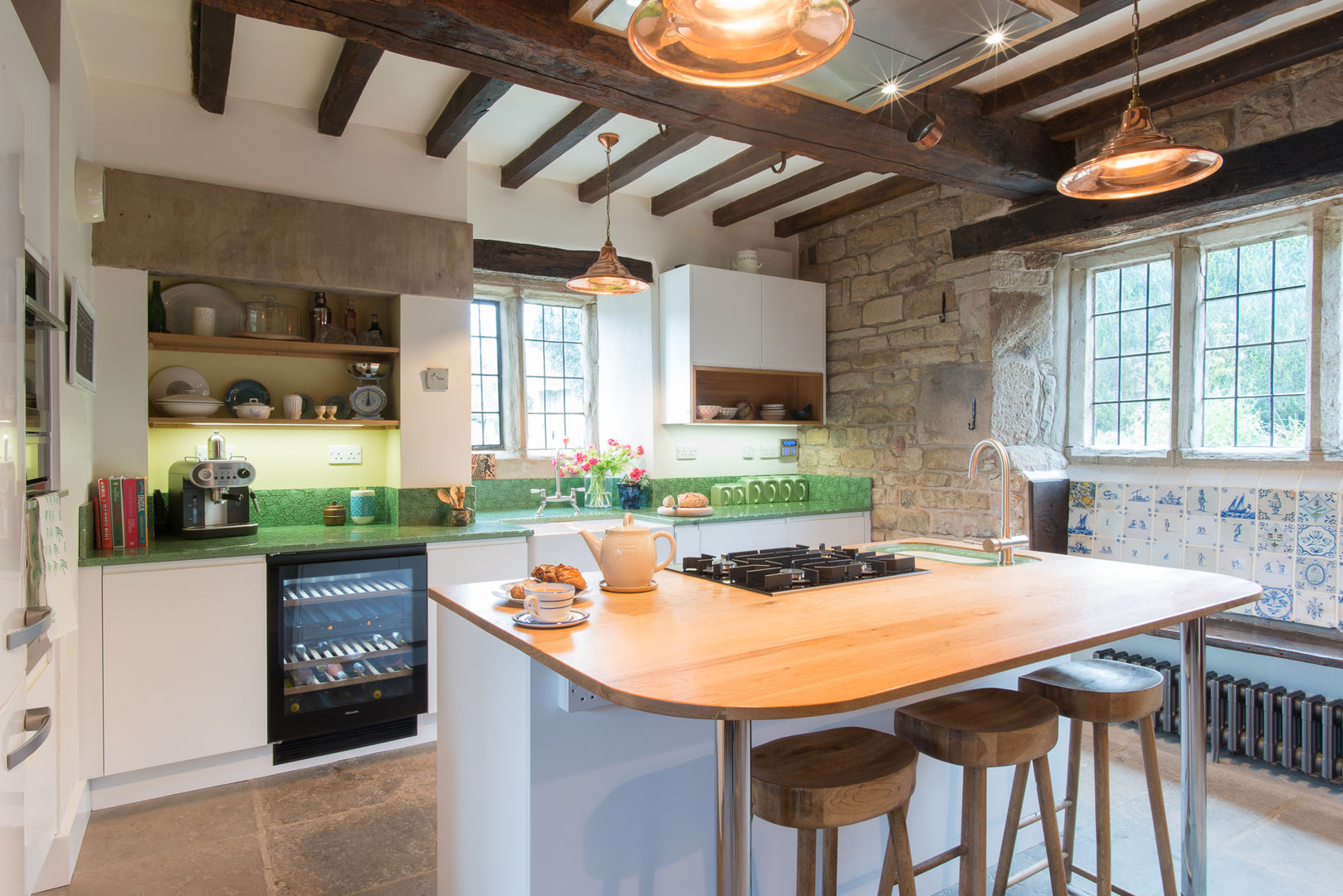 16th Century Manor House - Sheffield Sustainable Kitchens Sheffield Sustainable Kitchens Cocinas de estilo moderno