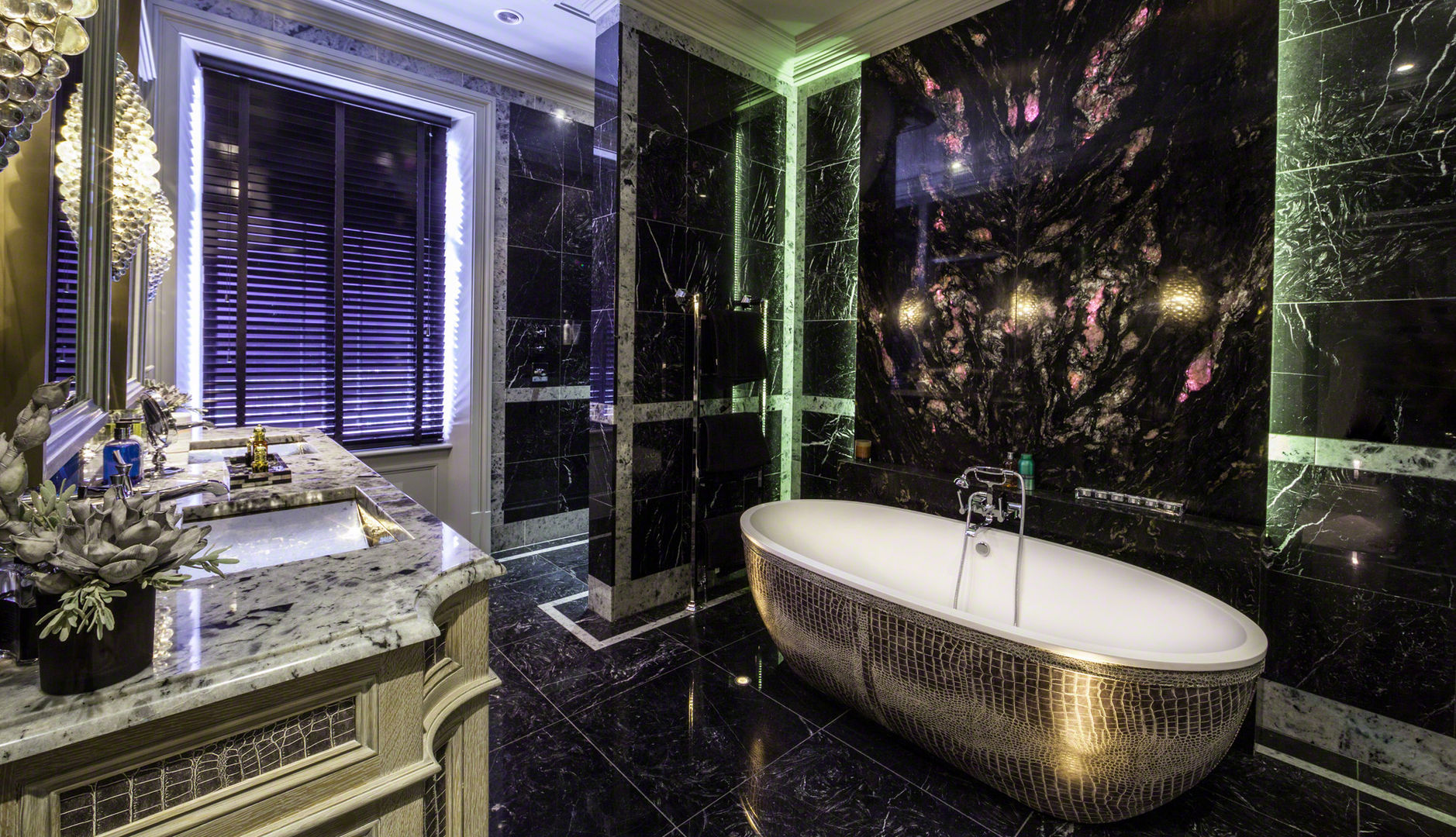 Restored Georgian splendour with modern indulgences, Design by UBER Design by UBER Bathroom