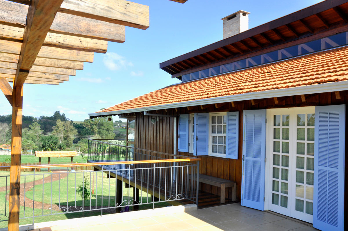 Residência G.S, Zani.arquitetura Zani.arquitetura Rustic style balcony, veranda & terrace