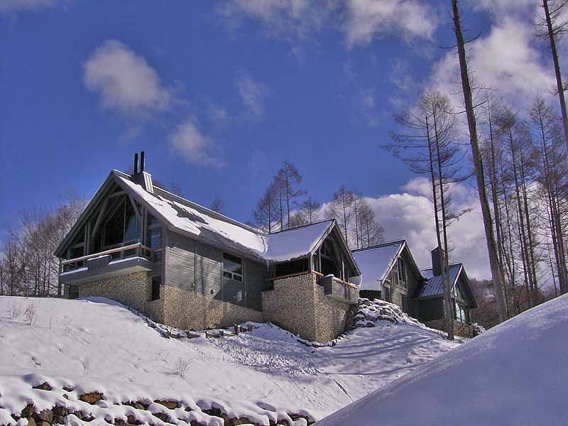 homify Klassische Häuser Holz Holznachbildung