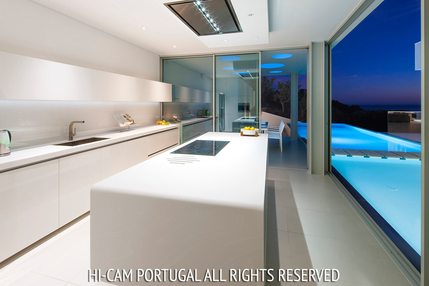 Villa Escarpa, Hi-cam Portugal Hi-cam Portugal 現代廚房設計點子、靈感&圖片