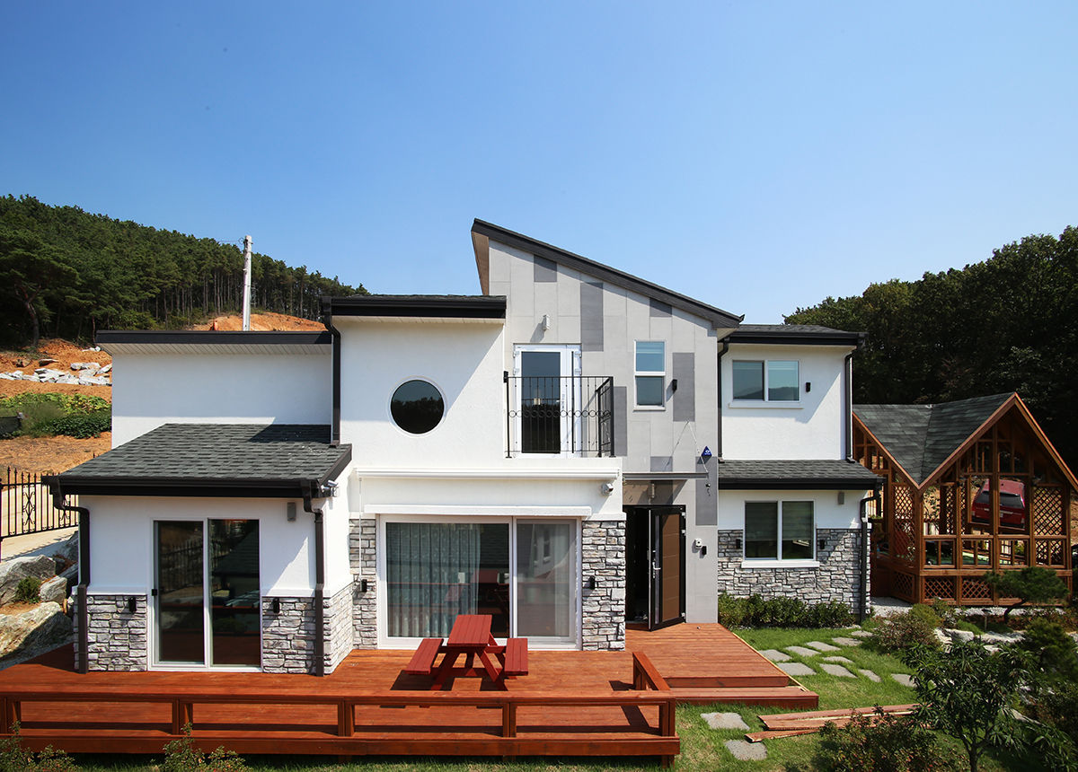 강화초지리(Kanghwa), HOUSE & BUILDER HOUSE & BUILDER Casas modernas