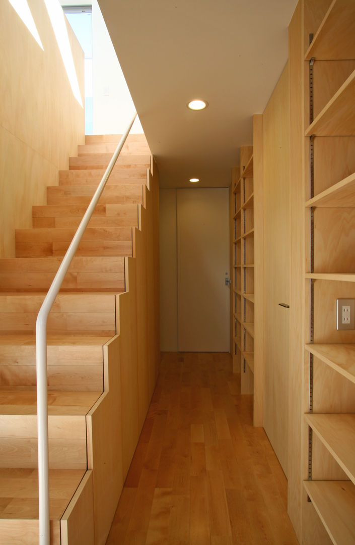 空と暮らす家, 設計事務所アーキプレイス 設計事務所アーキプレイス 北欧スタイルの 玄関&廊下&階段