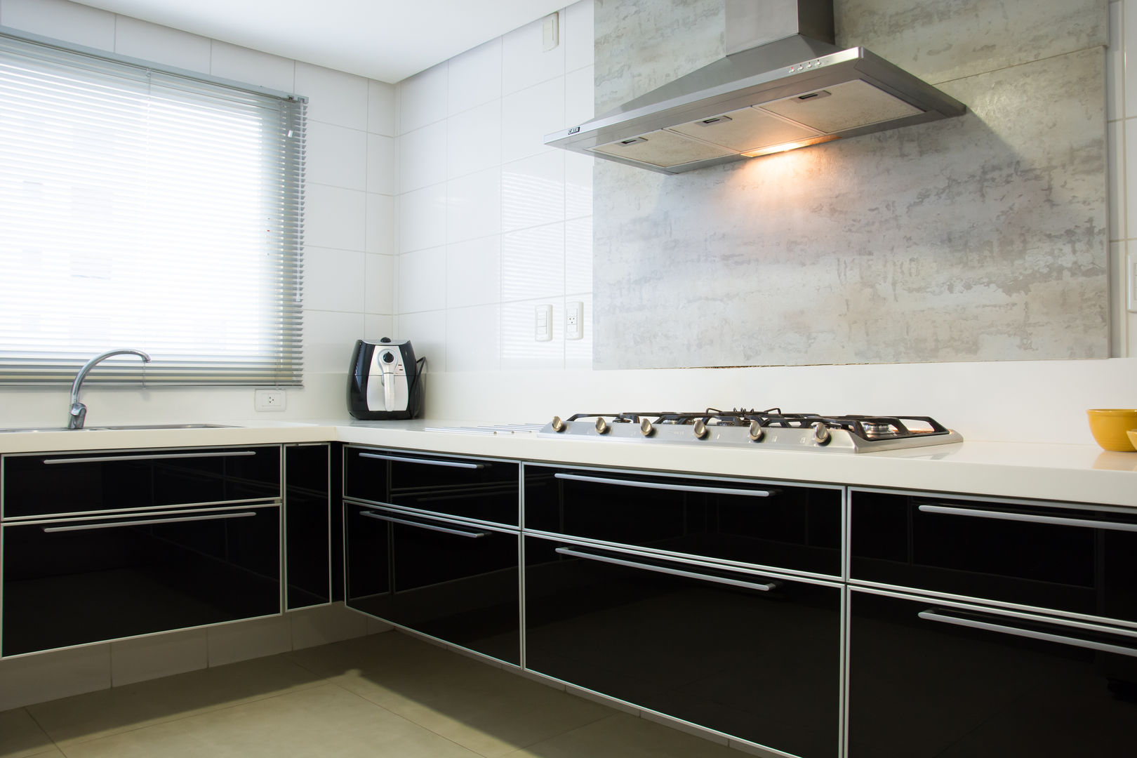 Cozinha João Linck | Arquitetura Cozinhas modernas cozinha preta,cozinha,mdf concreto