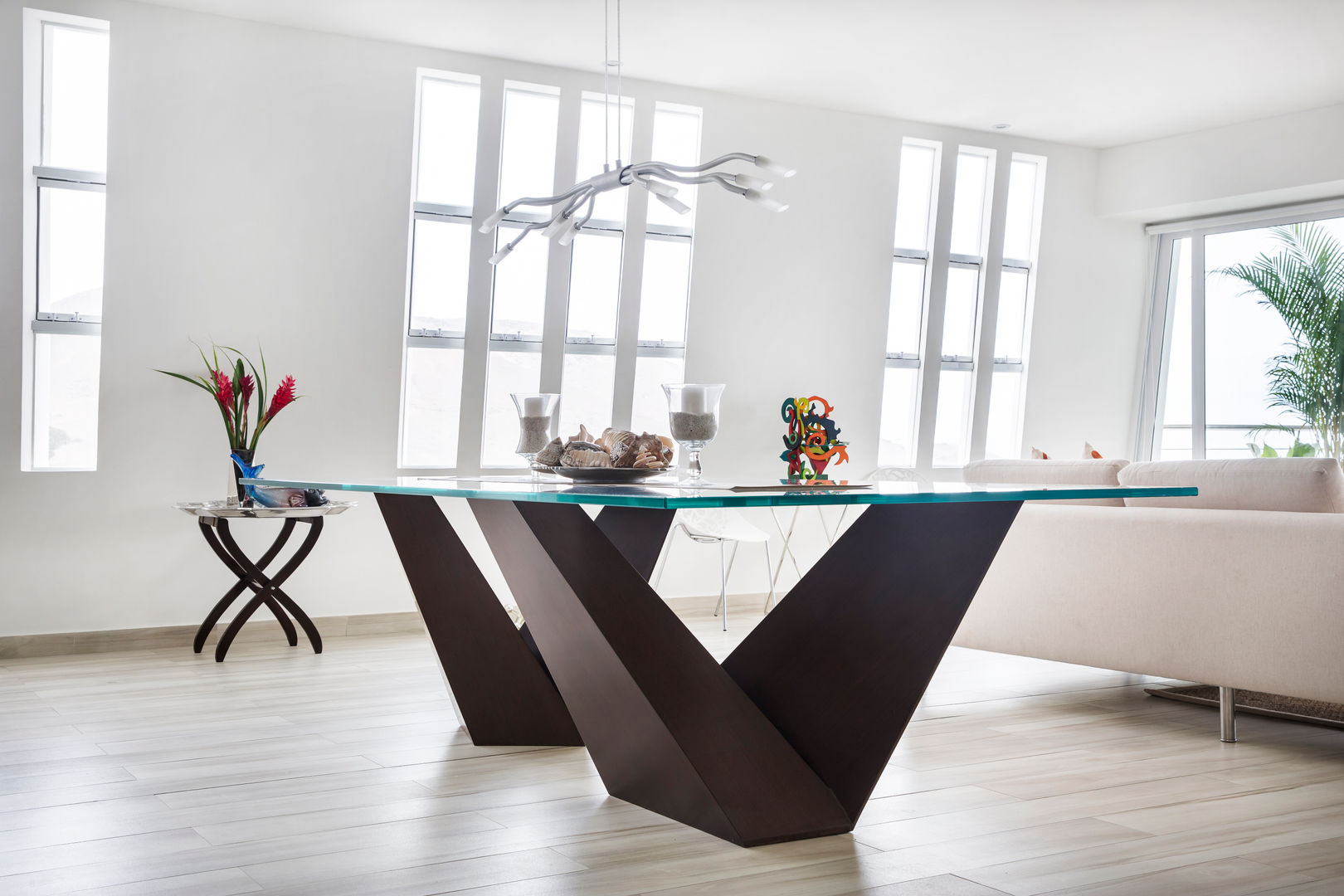 homify Modern dining room