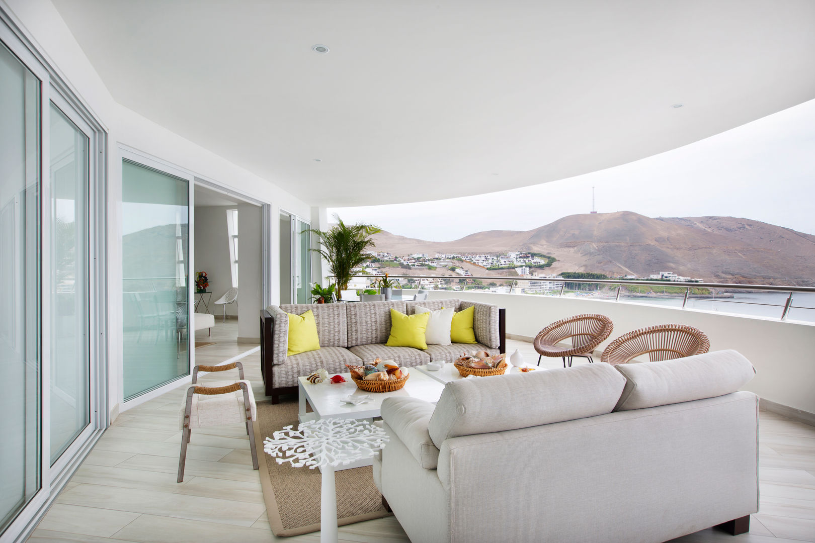 Terraza homify Balcones y terrazas de estilo moderno