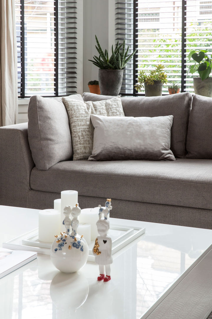bijzonder herenhuis wordt een 'thuis', choc studio interieur choc studio interieur Modern living room Sofas & armchairs
