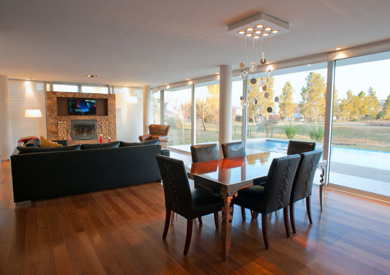 CASA ZR, Poggi Schmit Arquitectura Poggi Schmit Arquitectura Dining room