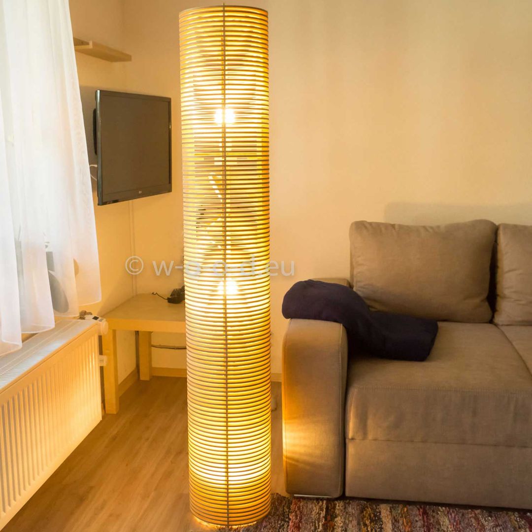 homify Modern living room Wood Wood effect Lighting
