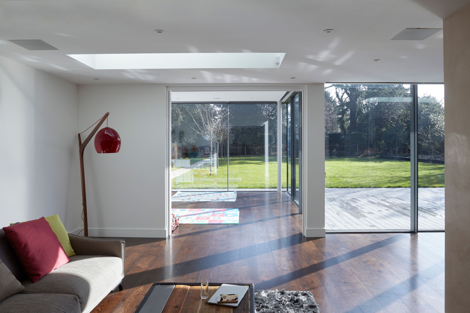 homify Modern Windows and Doors