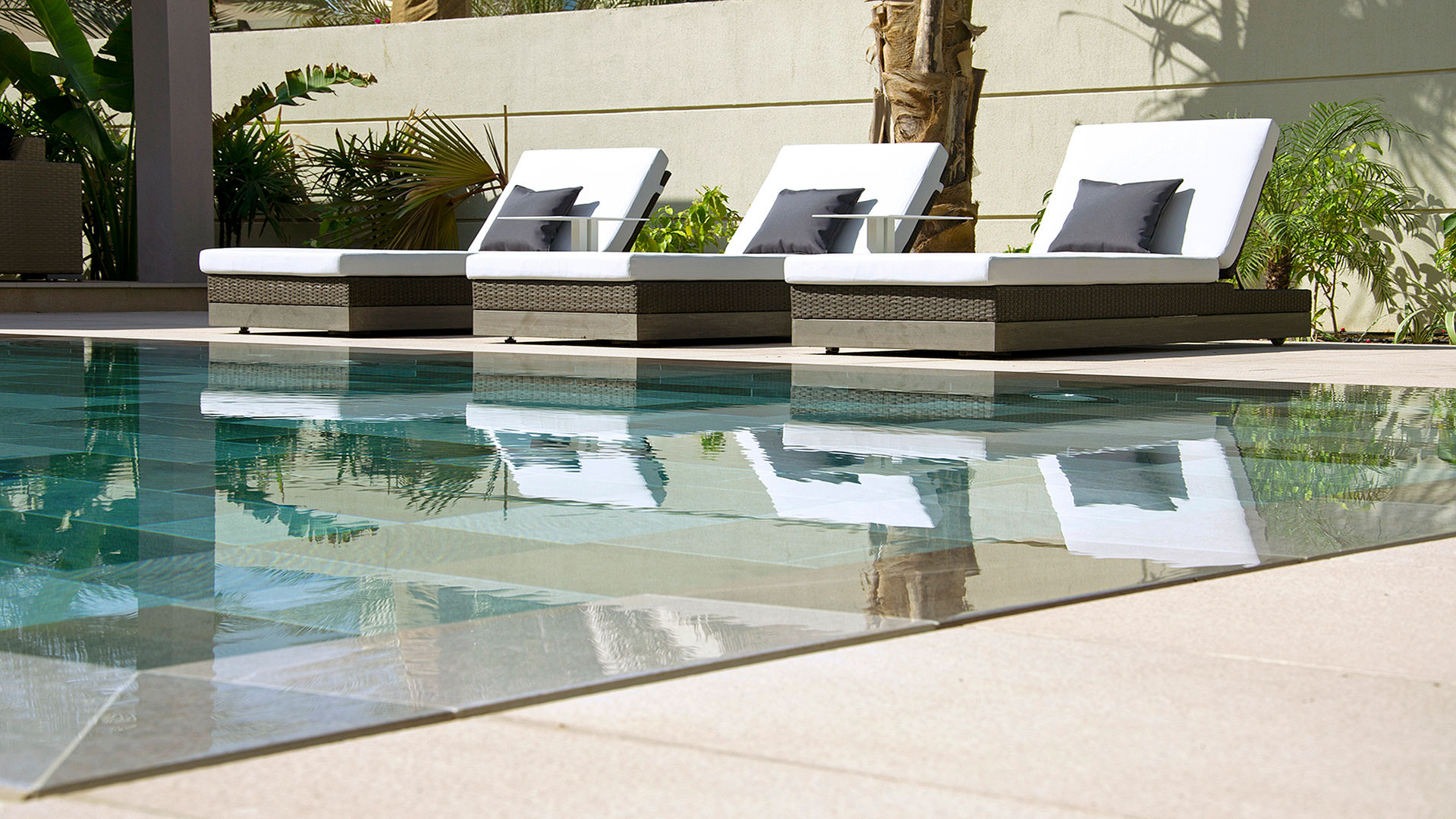 Double board overflow swimming pool Xterior Landscaping and Pools Modern Pool swimming pool,design,landscape design