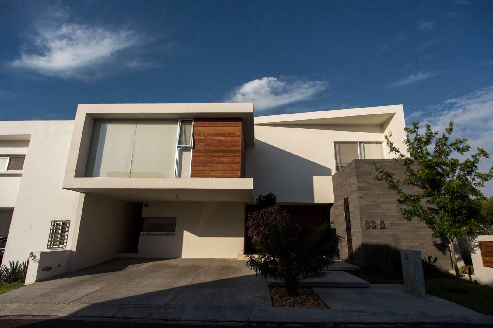 Casa Miranda, AParquitectos AParquitectos Modern Houses