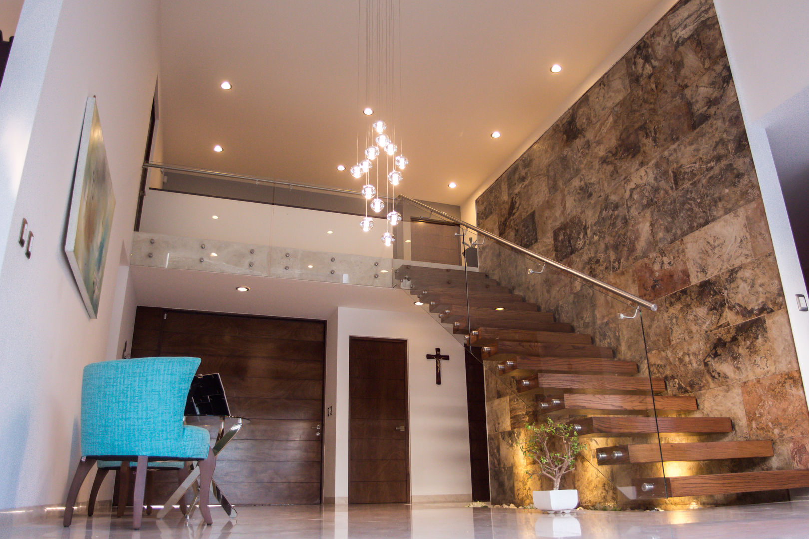 Casa Miranda, AParquitectos AParquitectos Modern corridor, hallway & stairs