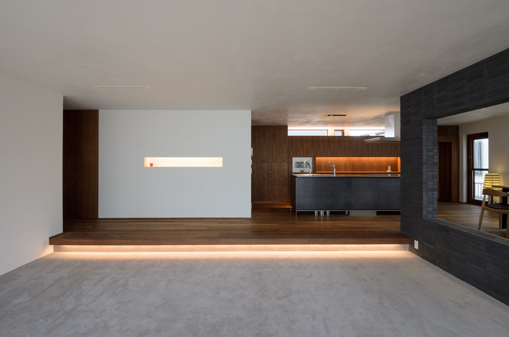 Okayama K.K_House, バウムスタイルアーキテクト一級建築士事務所 バウムスタイルアーキテクト一級建築士事務所 Modern living room