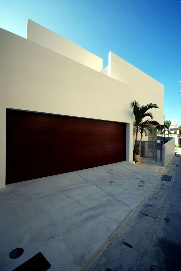 HKM-house , 門一級建築士事務所 門一級建築士事務所 Modern Garage and Shed Aluminium/Zinc Wood effect
