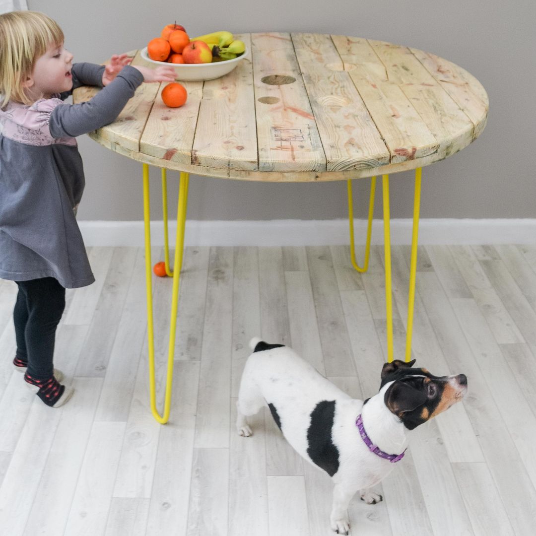 Cable Reel Dining Table Frances Bradley インダストリアルデザインの ダイニング テーブル