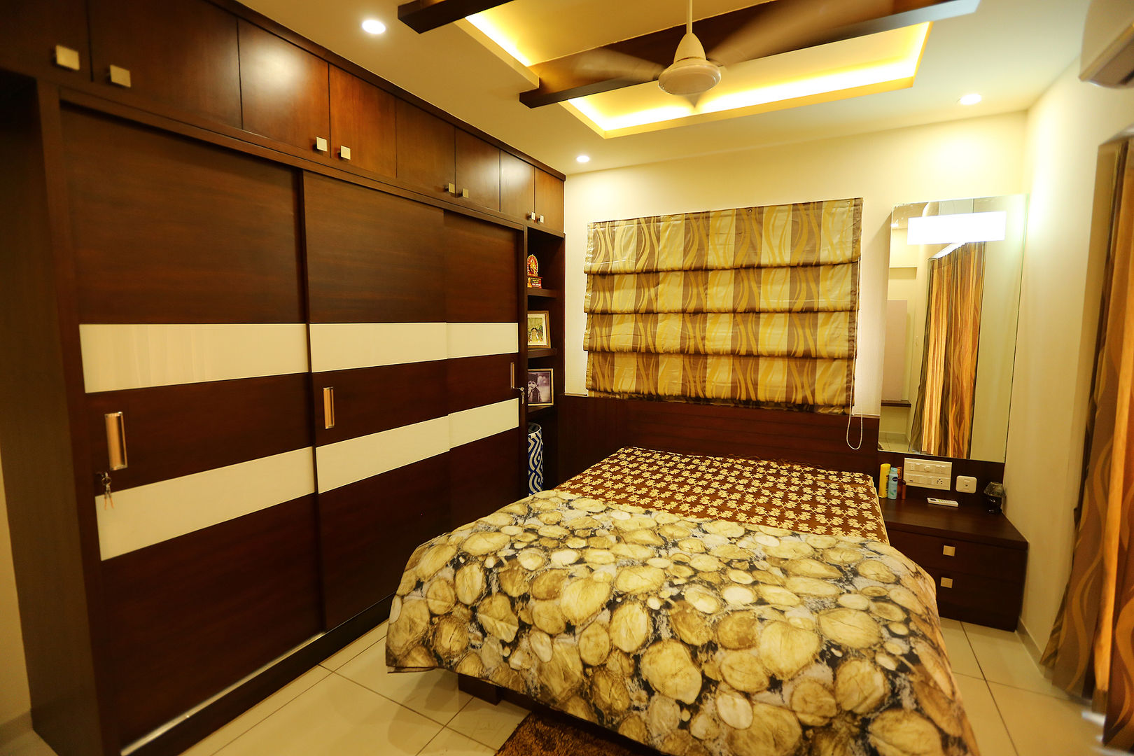 Independent house Manglore.., Ashpra Interiors Ashpra Interiors Dormitorios de estilo tropical