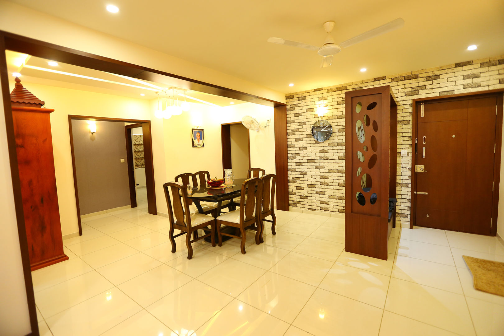 Independent house Manglore.., Ashpra Interiors Ashpra Interiors Tropical style dining room