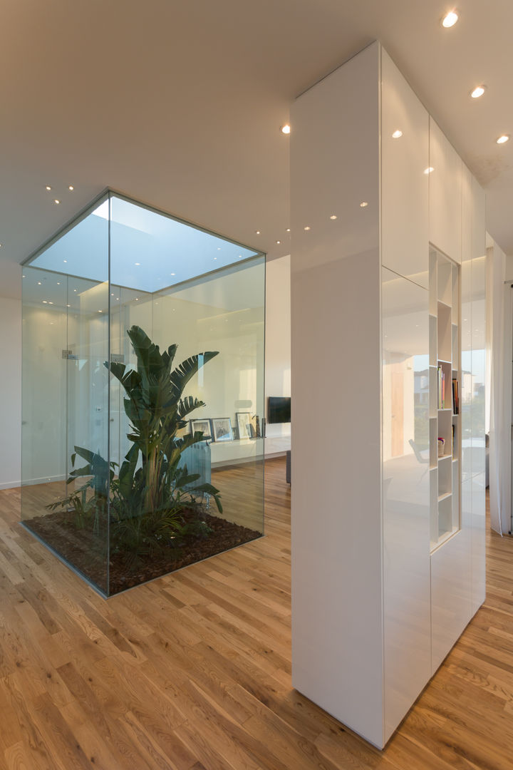 CASA VC - BARRIO SAN SEBASTIÁN- FUNES, VISMARACORSI ARQUITECTOS VISMARACORSI ARQUITECTOS Minimalist corridor, hallway & stairs