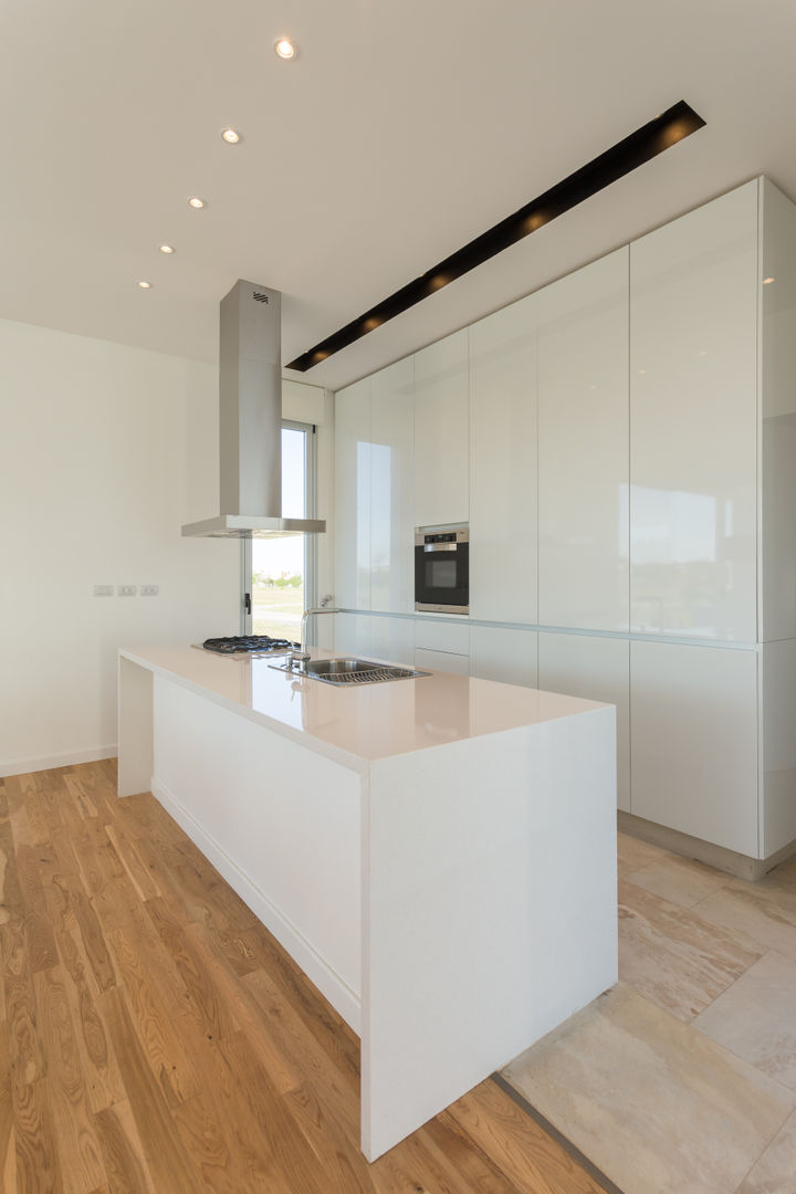 CASA VC - BARRIO SAN SEBASTIÁN- FUNES, VISMARACORSI ARQUITECTOS VISMARACORSI ARQUITECTOS Kitchen