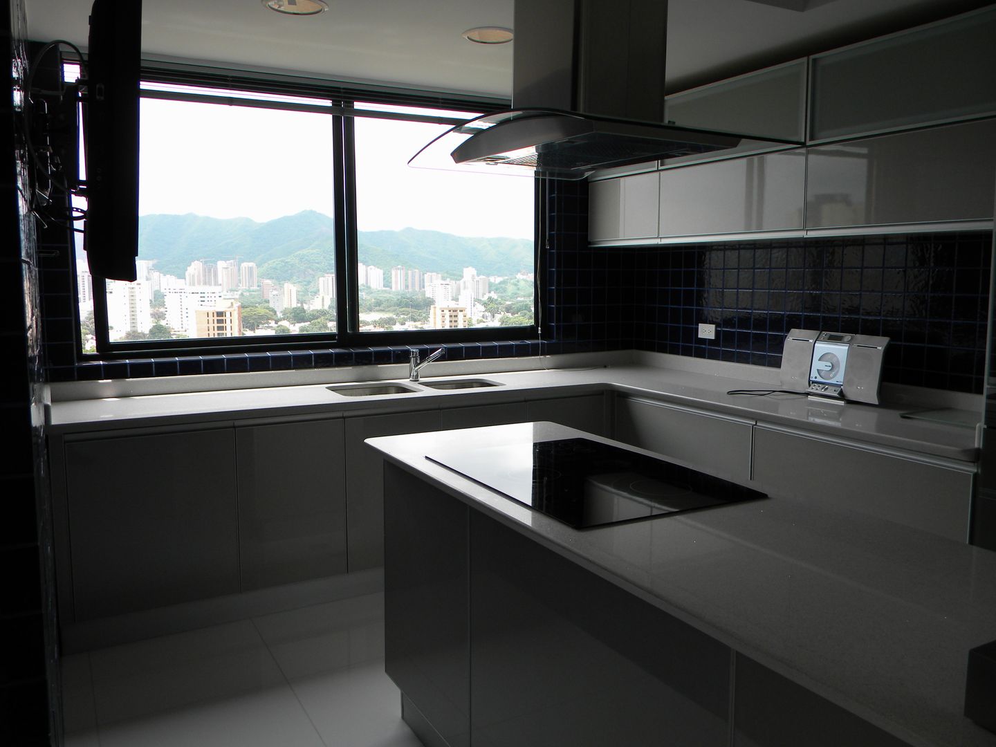 Pent House en Res. Vald'osta, BLUE POLYGON C.A. BLUE POLYGON C.A. Kitchen