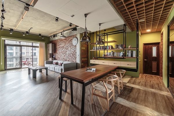 [HOME] Yu Chu Interior Design, KD Panels KD Panels Ruang Keluarga Gaya Industrial Kayu Wood effect