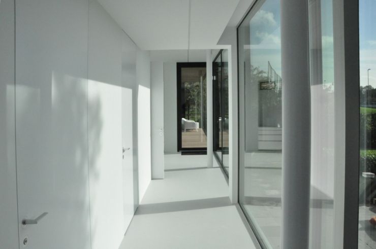 Uitbreiding villa te Sneek, AV Architectuur AV Architectuur Couloir, entrée, escaliers modernes