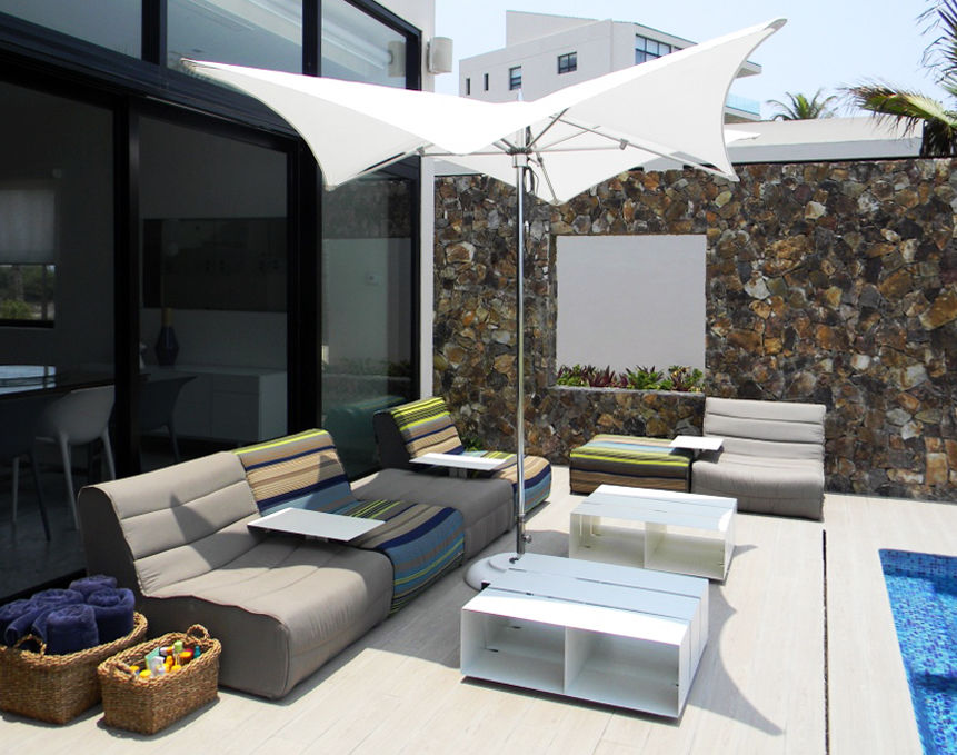 Villa Amanda, Acapulco, MAAD arquitectura y diseño MAAD arquitectura y diseño Eclectic style balcony, veranda & terrace Furniture