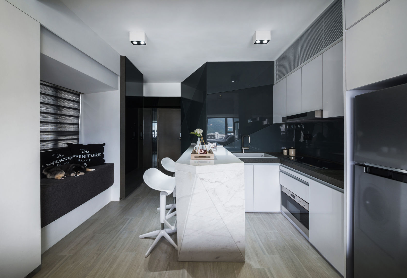 Black-and-white stuido flat in Hong Kong, Zip Interiors Ltd Zip Interiors Ltd